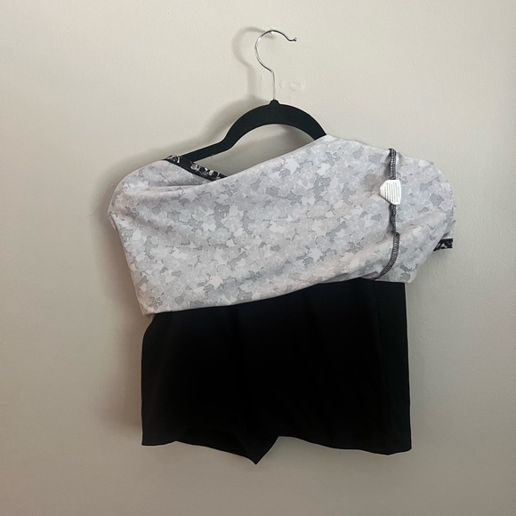 Tranquility tennis Skirt with shorts - Picture 4 of 4